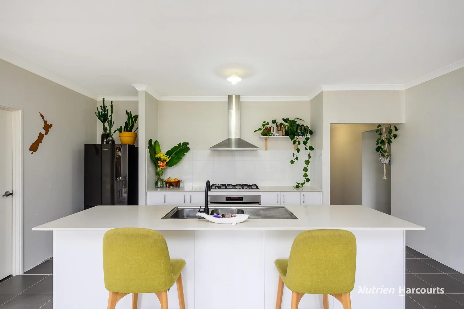 4 Bunker Crescent (1/3)