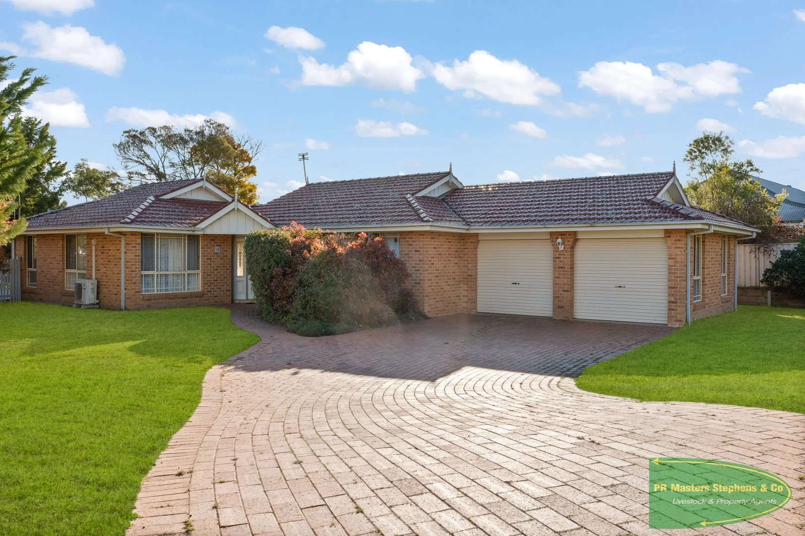 4 Finley Close (1/19)