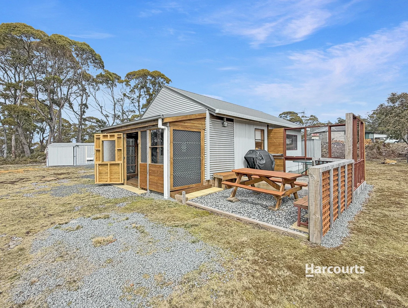 4 Headlam Road North (1/3)