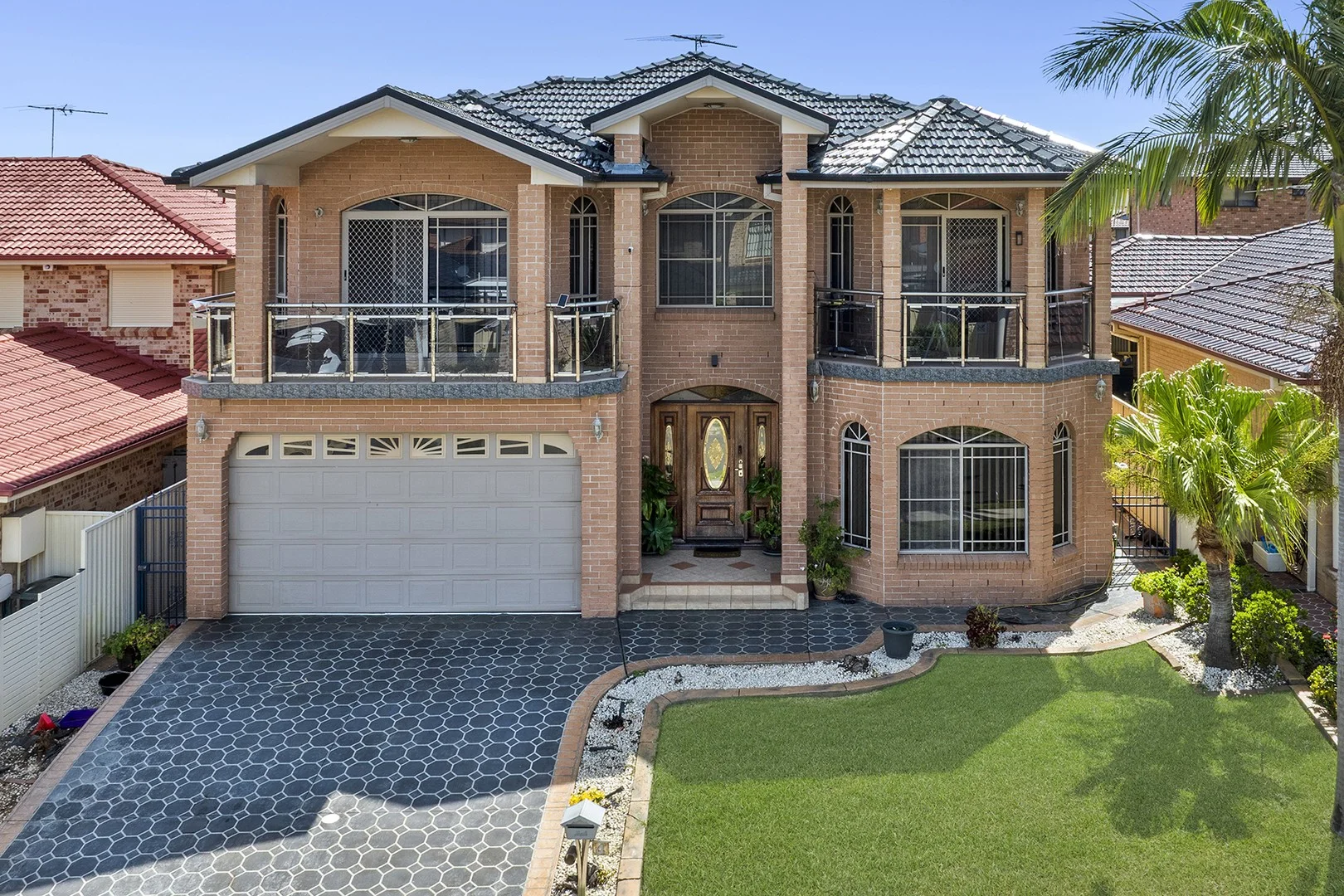 4 Hollows Place (1/1)