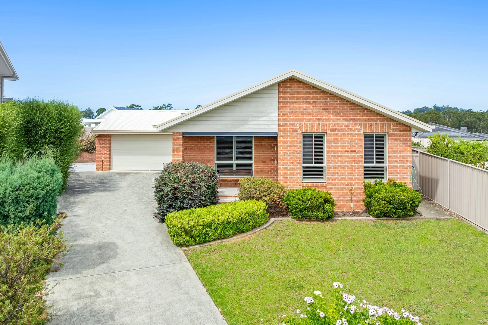 4 Hunter Place (1/15)