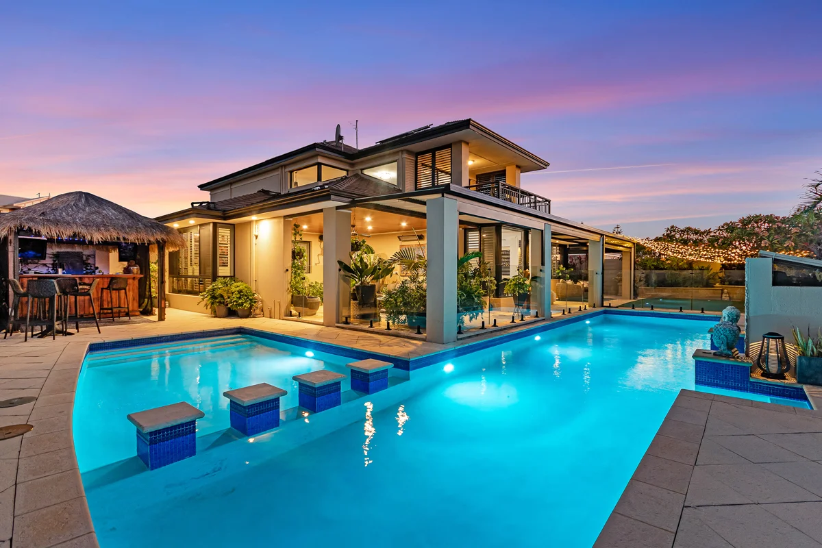 4 Jeddah Court (1/37)