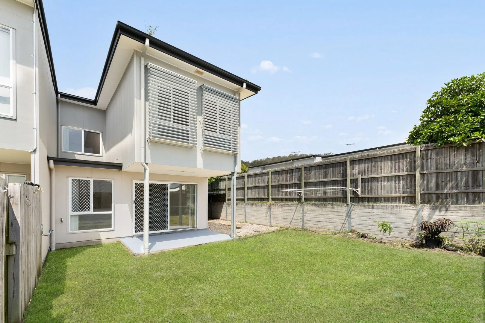 4 Larcom Crescent (1/23)