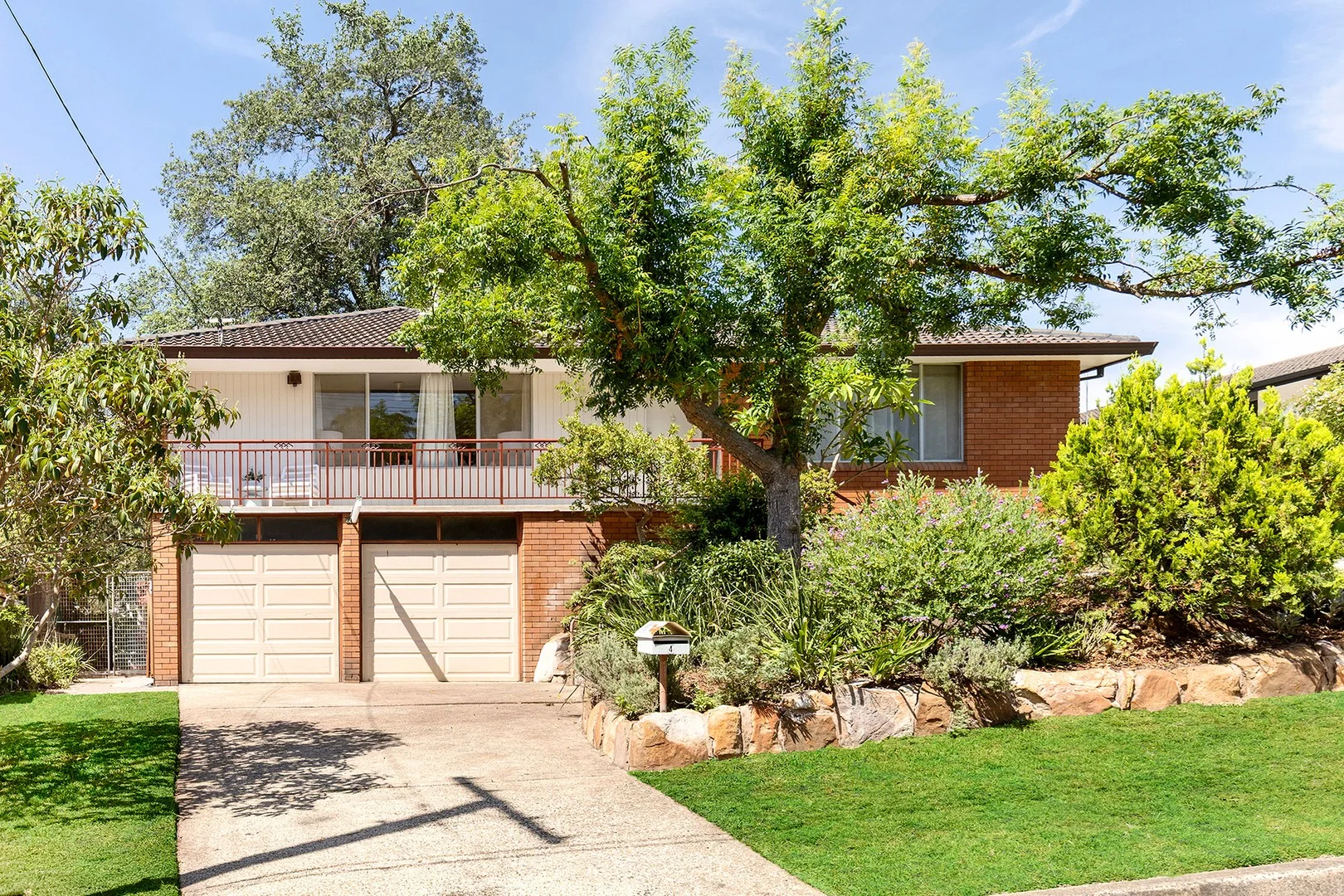 4 Madeline Avenue (1/14)