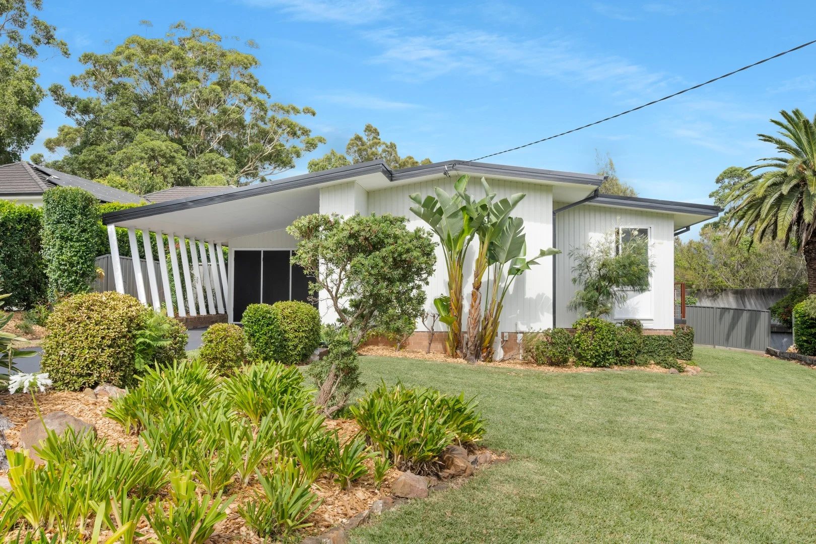 4 Phillips Crescent (1/17)