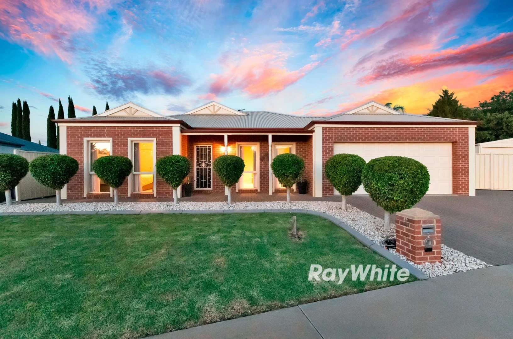 4 Sandhill Court (1/37)