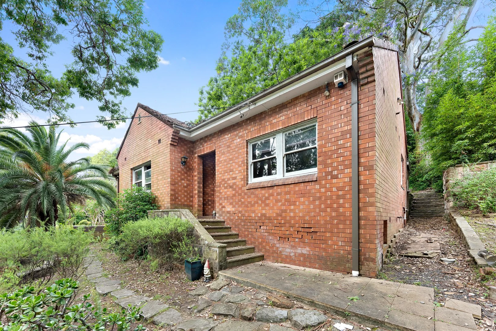 4 Sharland Avenue (1/3)