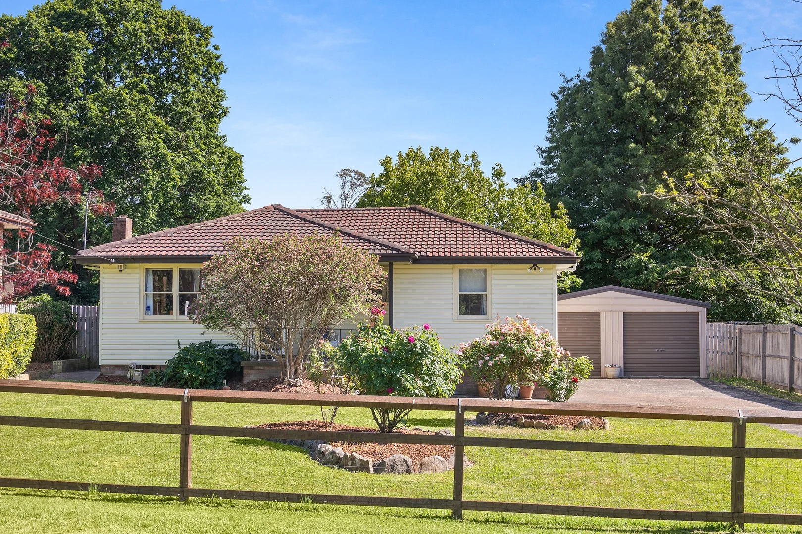 4 Sheaffe Street (1/16)