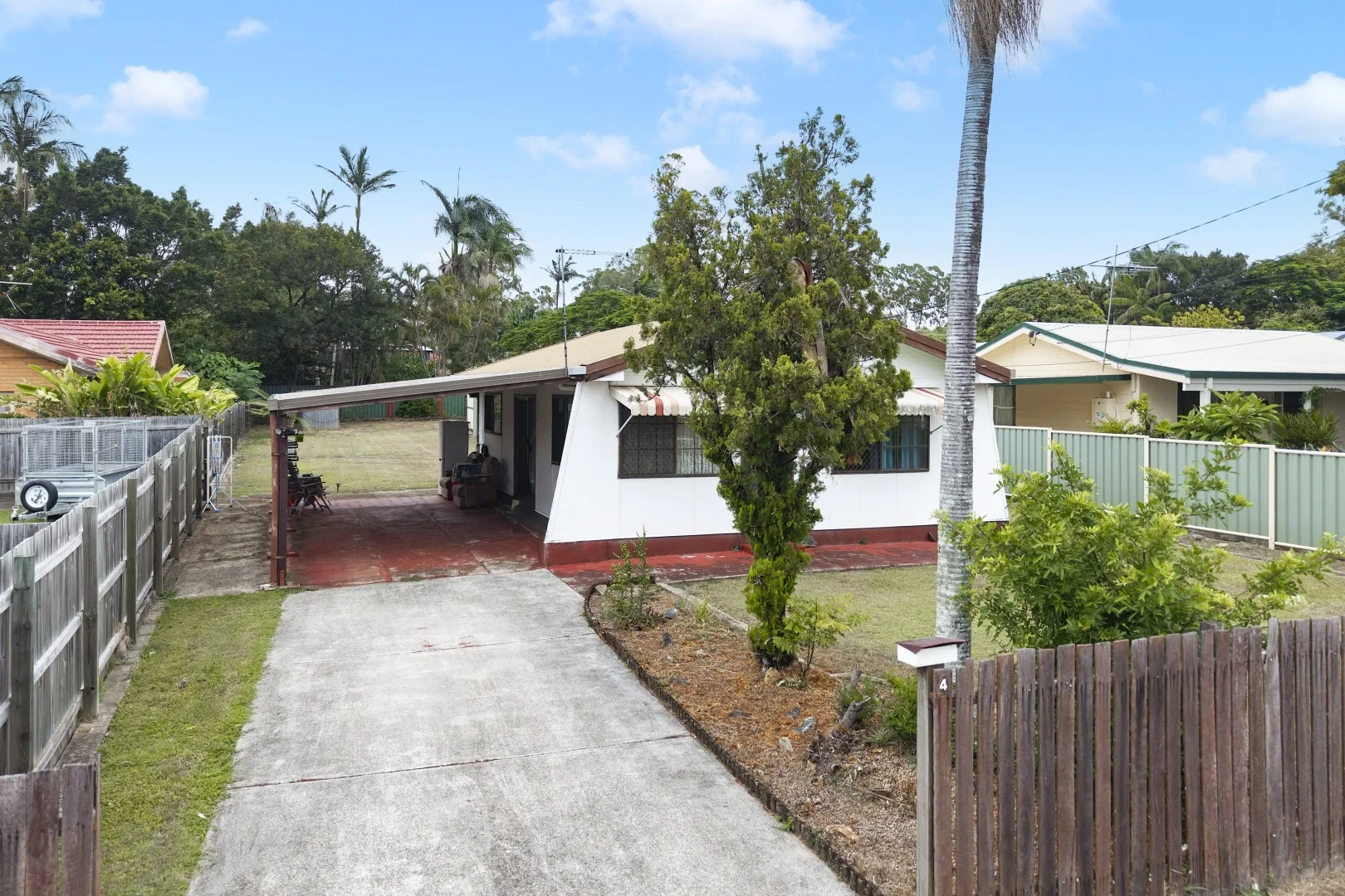 4 Sheena Street (1/20)