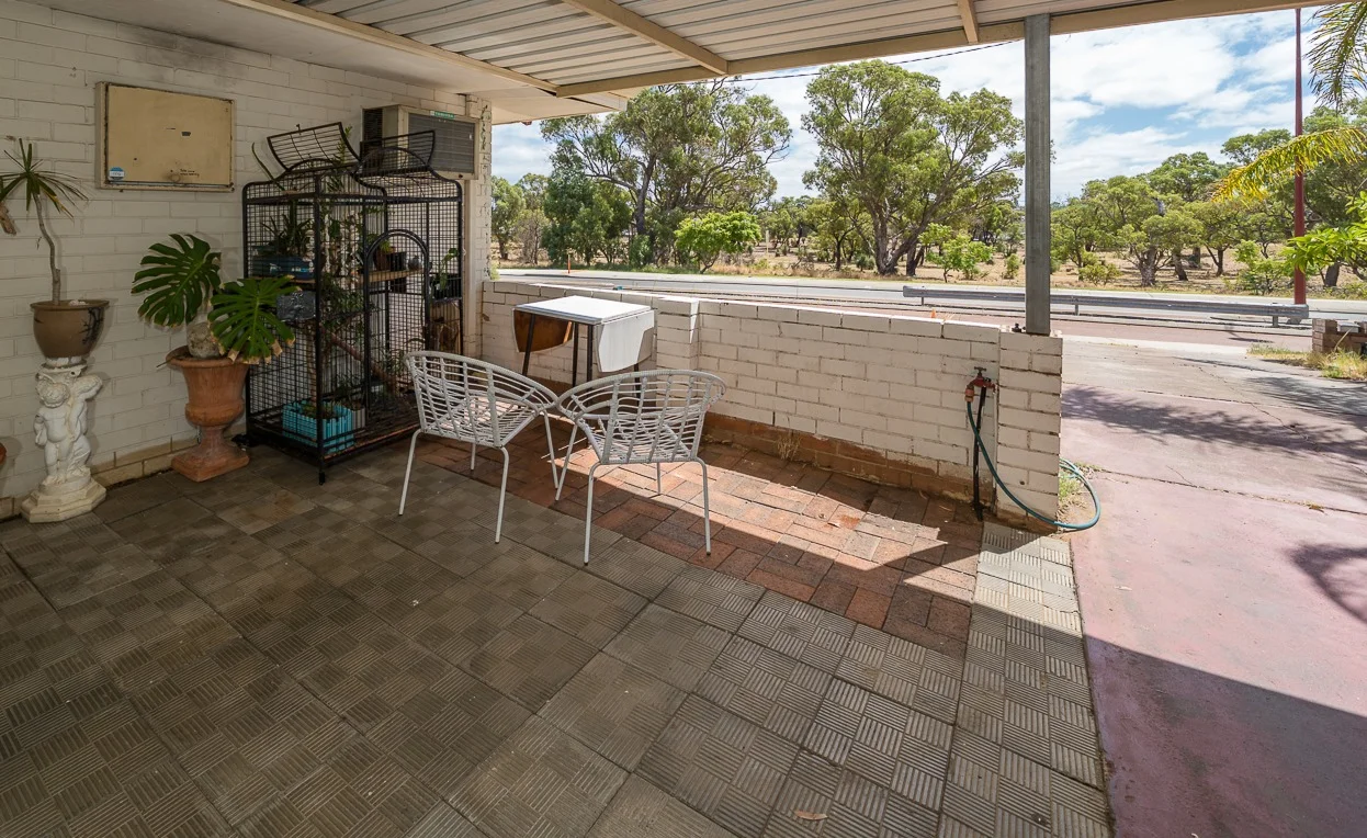 4 Sulphur Road - Image 3