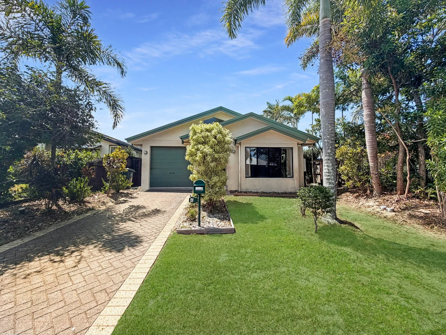 4 Venice Close (1/16)
