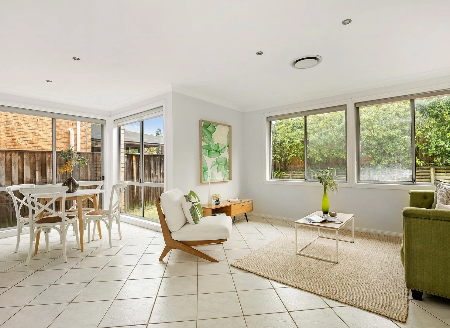 4 Waterside Grove (1/12)