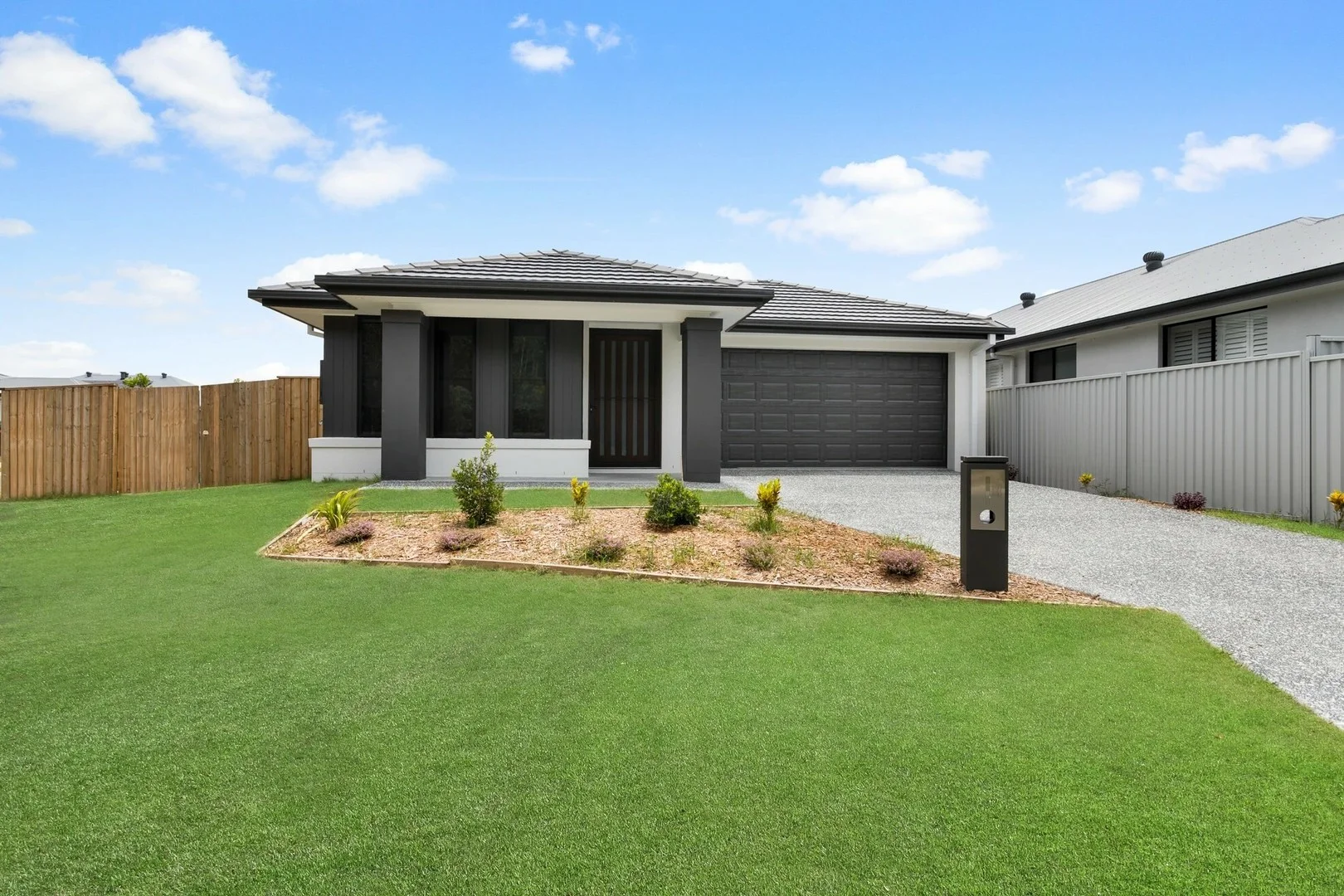 40 Harvey Pde (1/8)