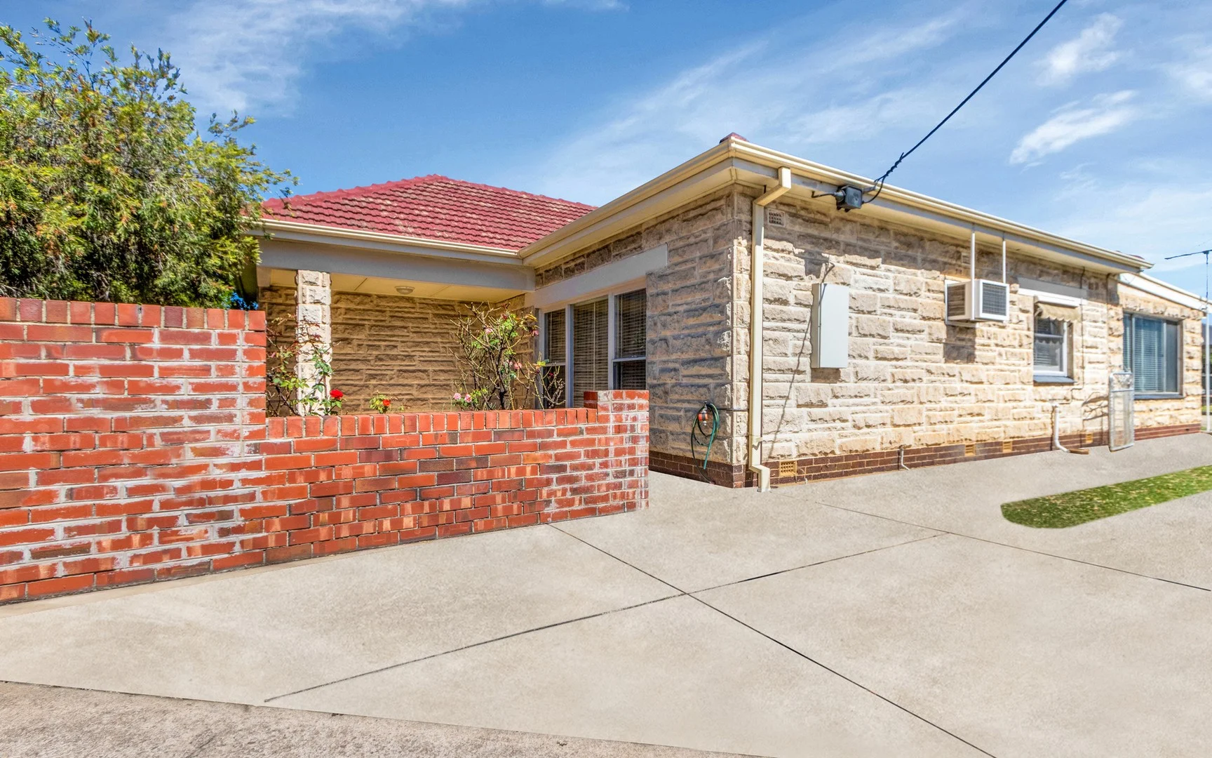 40 West Lakes Boulevard (1/1)