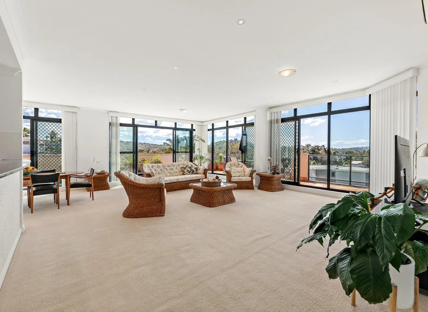 401/20 Wellington Street (1/17)