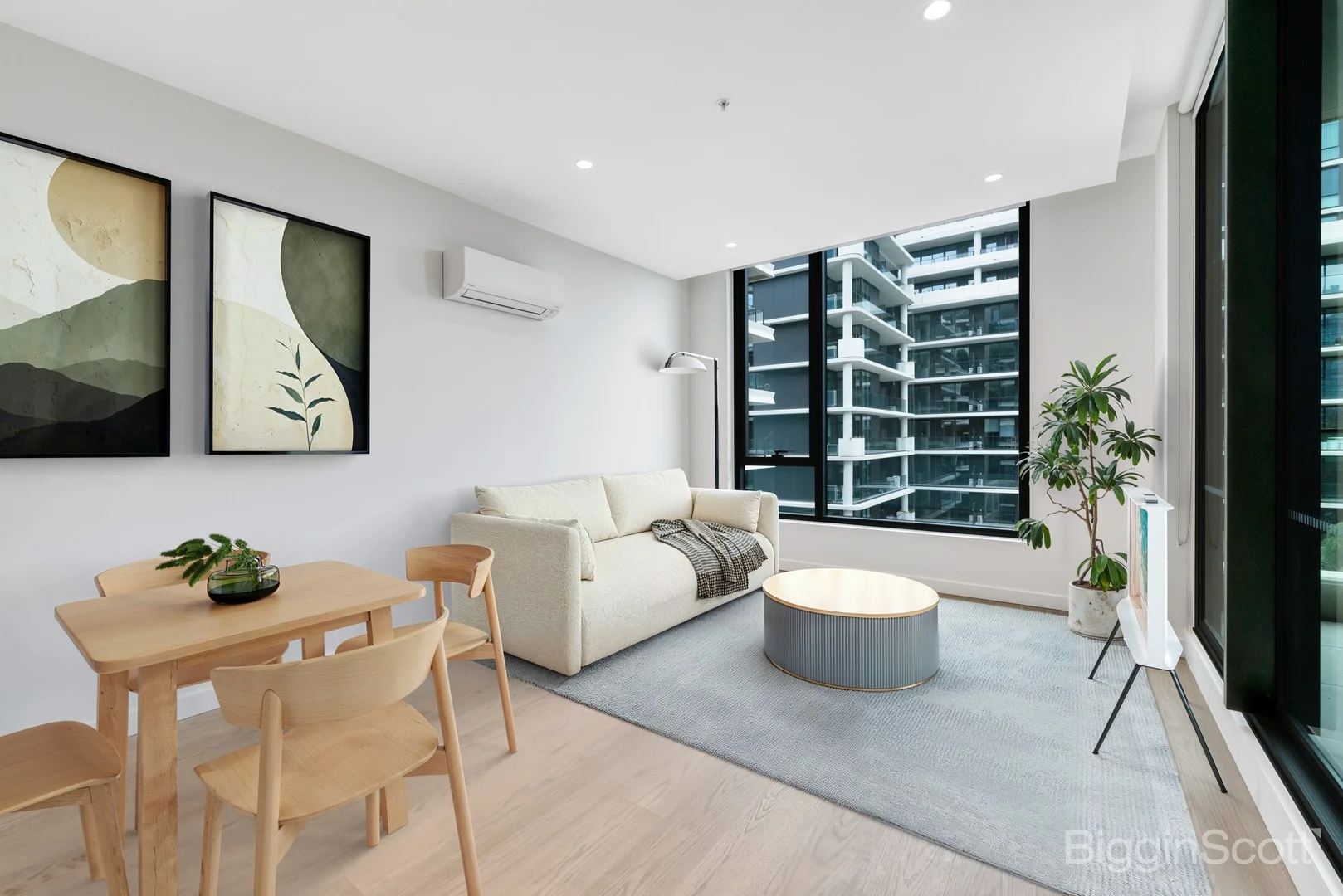 402/11 Stonepine Drive (1/22)