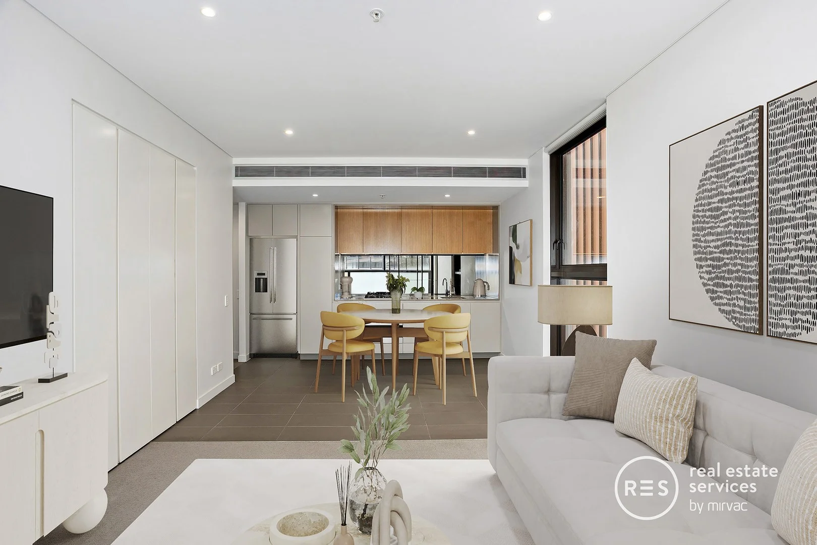 402/6 Ebsworth Street (1/16)