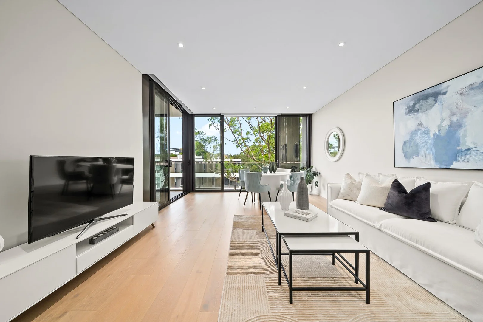 404/5 Mindarie Street (1/17)