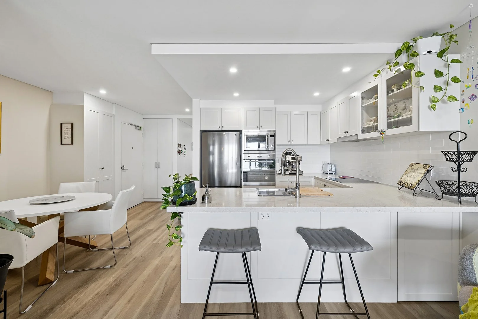 406/6-8 Bullecourt Street (1/21)