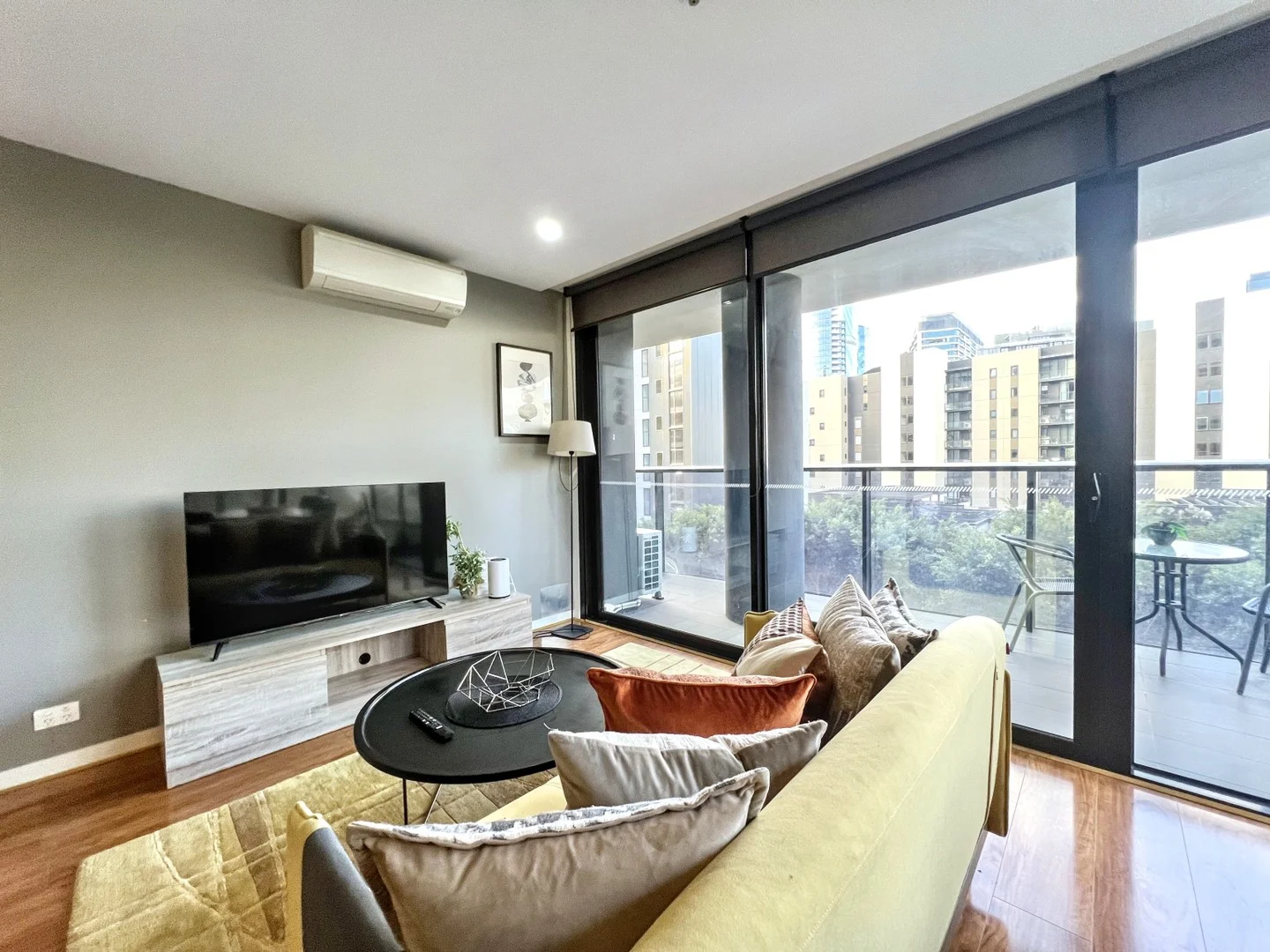 406/815 Bourke Street (1/22)