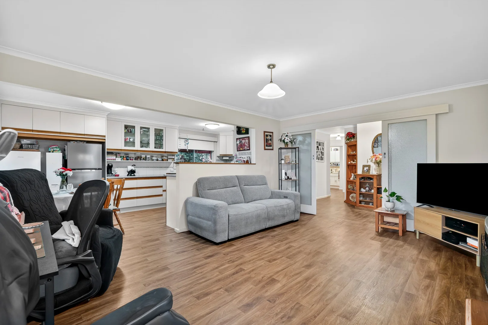 407 The Esplanade - Image 5