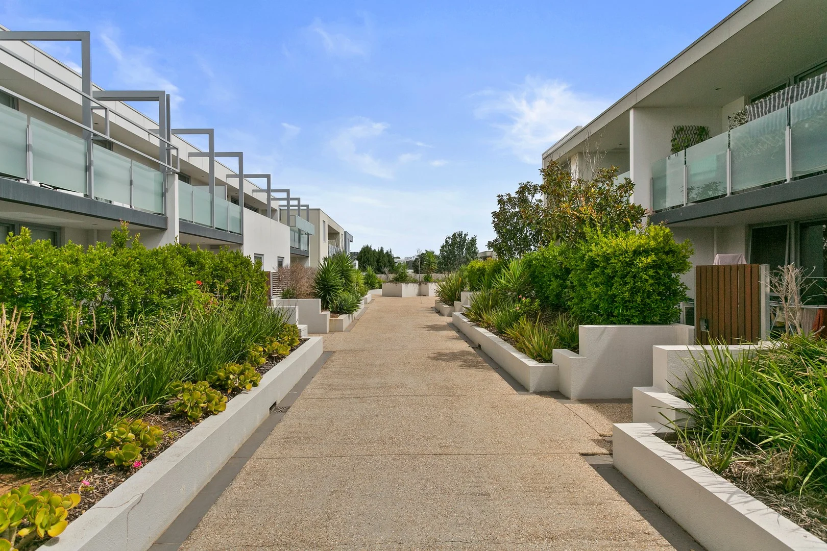 41/44 Eucalyptus Drive (1/7)