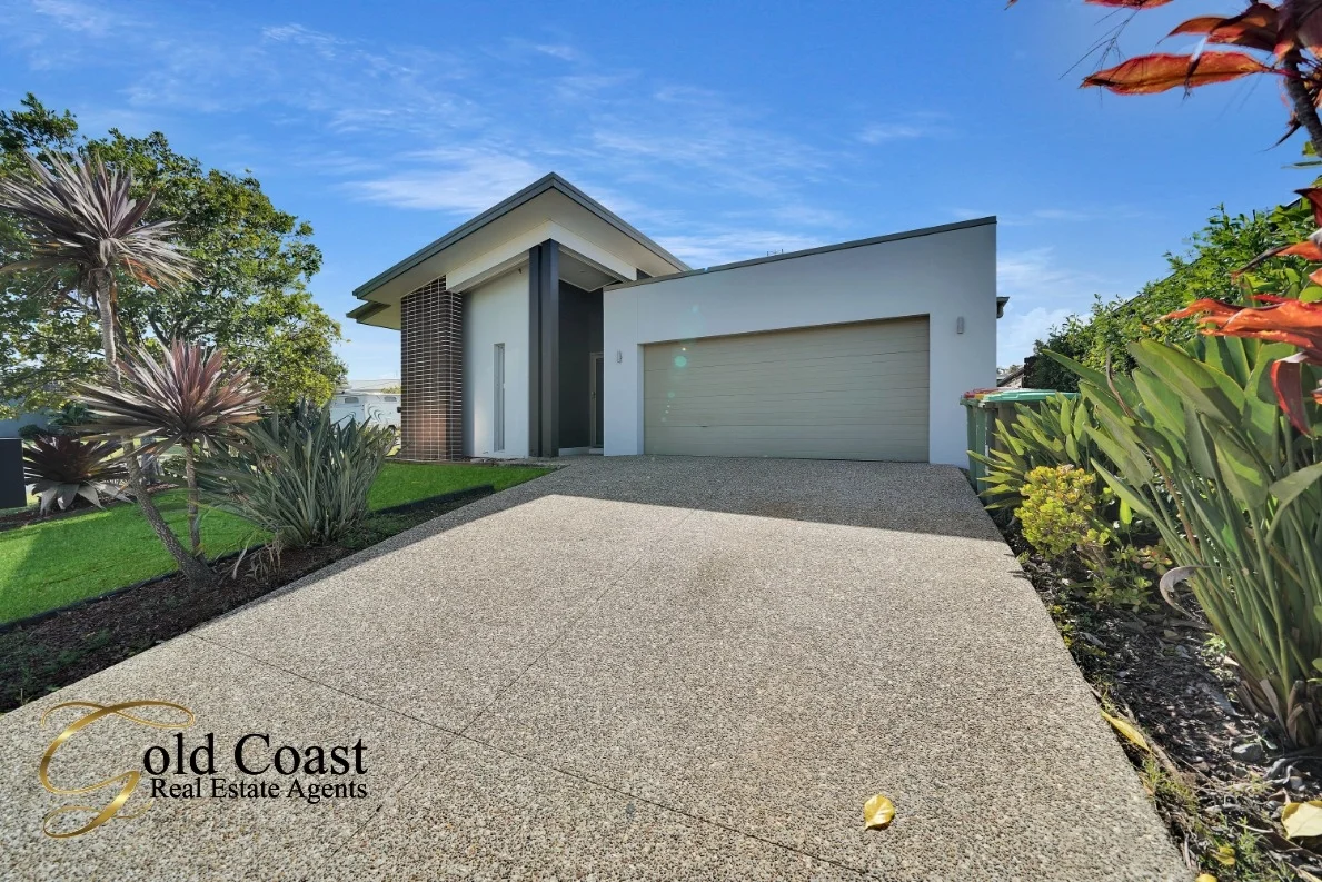41 Apple Berry Avenue (1/26)
