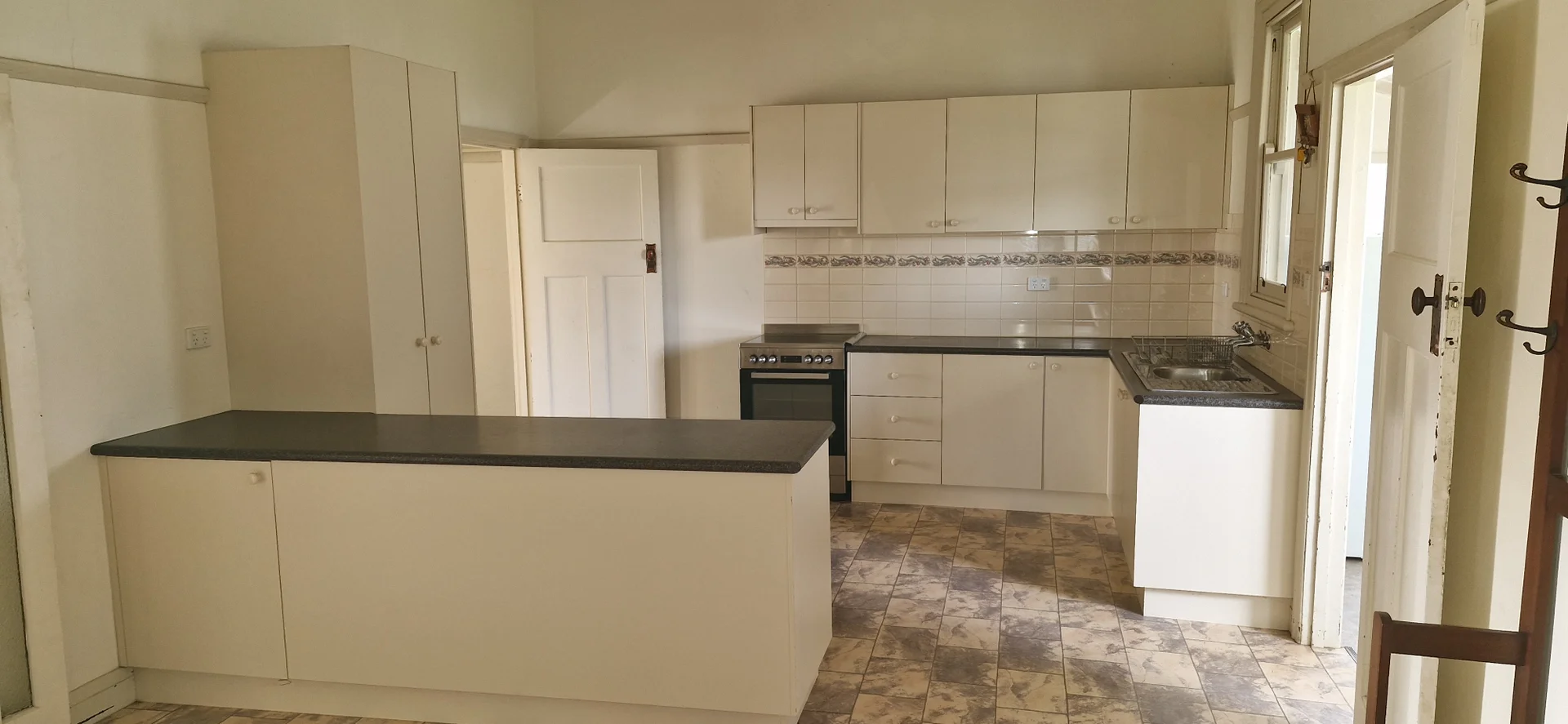 41 Mitchell Street - Image 2