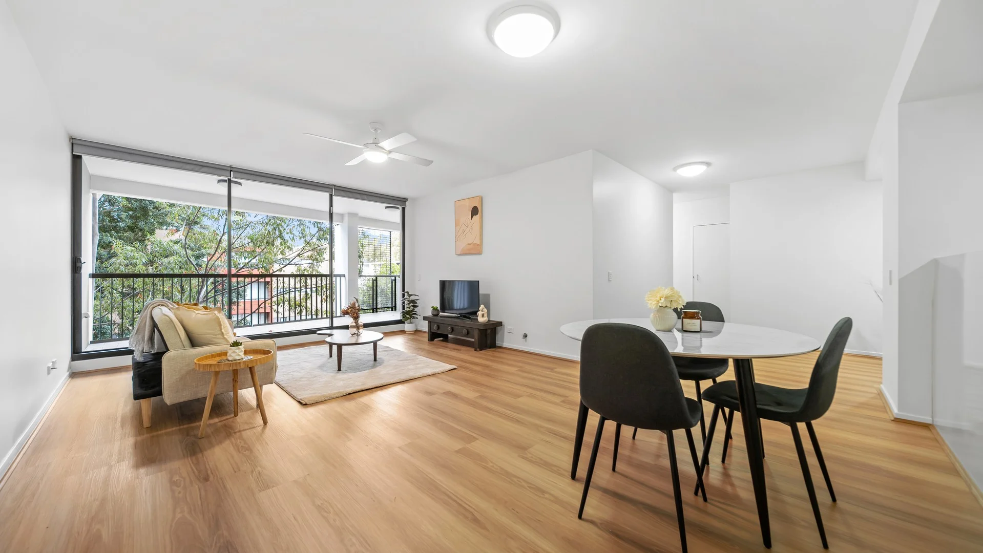 42/30 Gadigal Avenue (1/12)