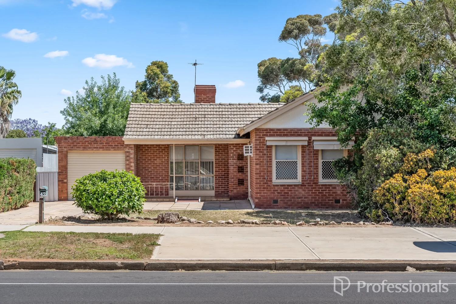 42 Kinkaid Road (1/23)