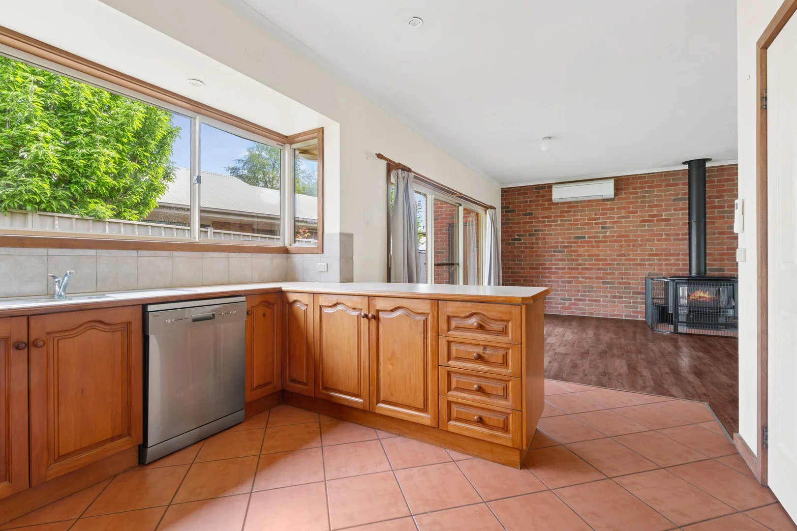 42 Warren Street - Image 2