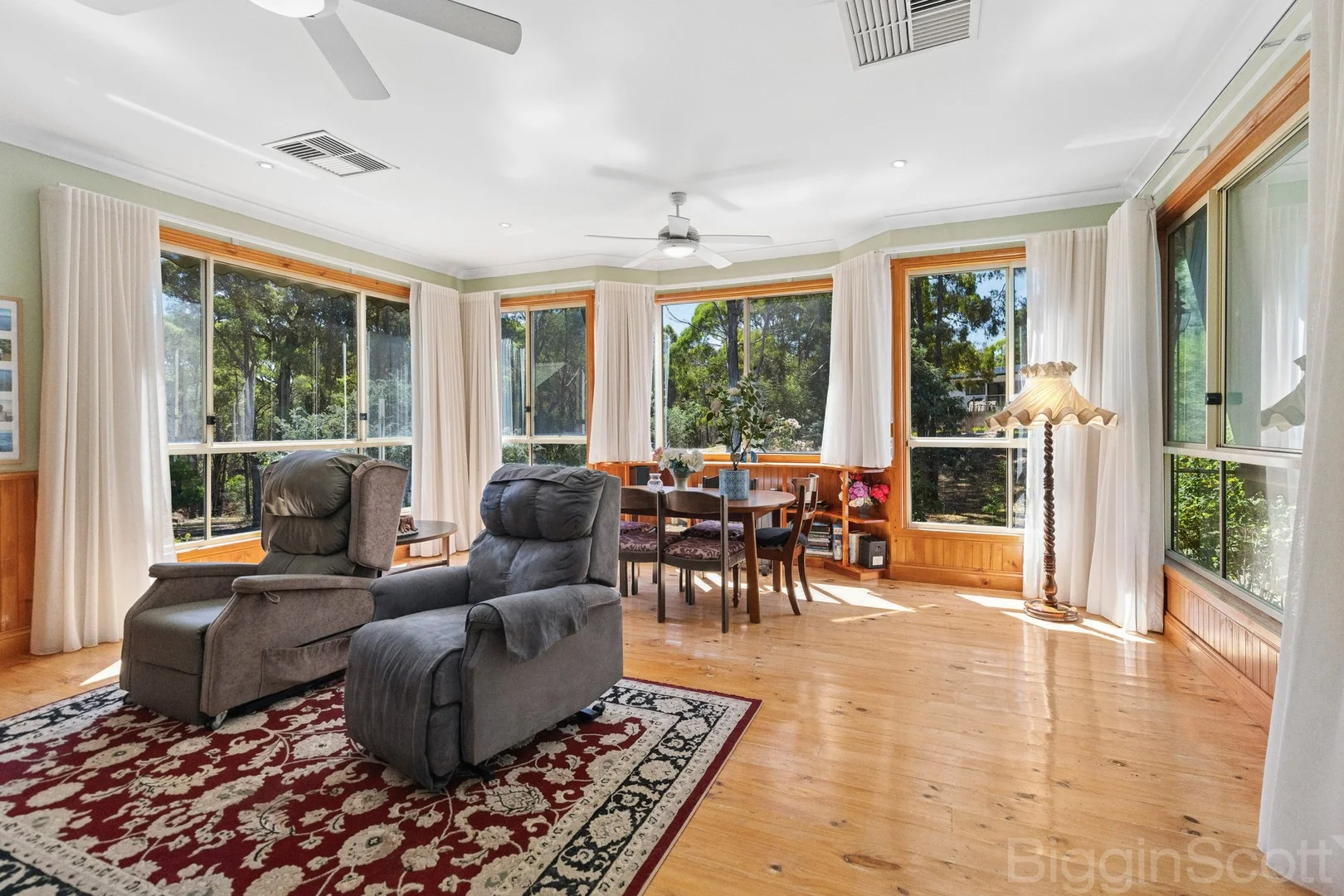 42 Western Avenue - Image 2