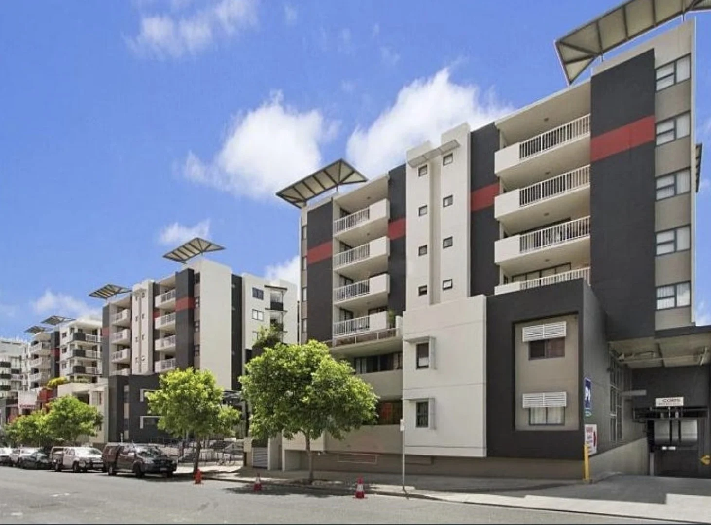 428/803 Stanley Street (1/17)