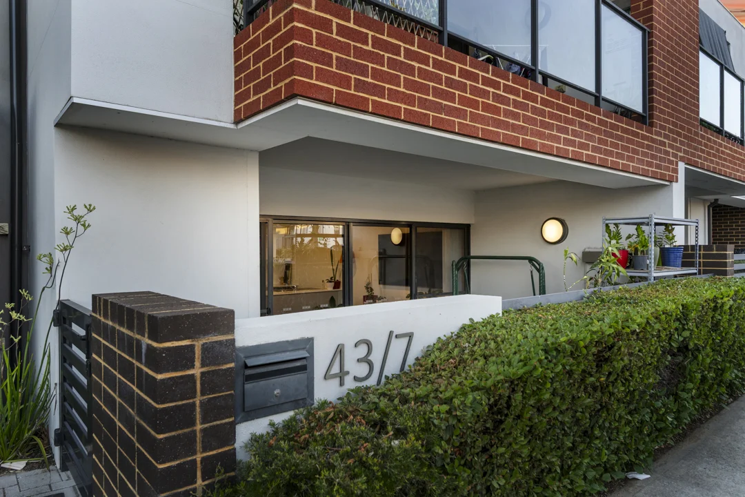 43/7 Durnin Avenue (1/10)