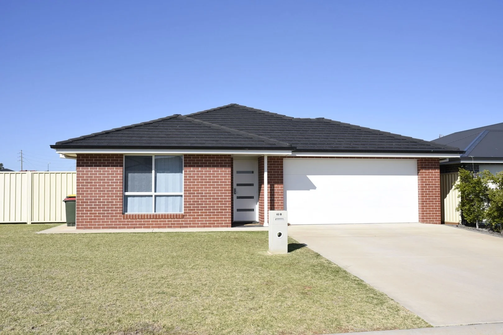 43B Volta Avenue (1/15)