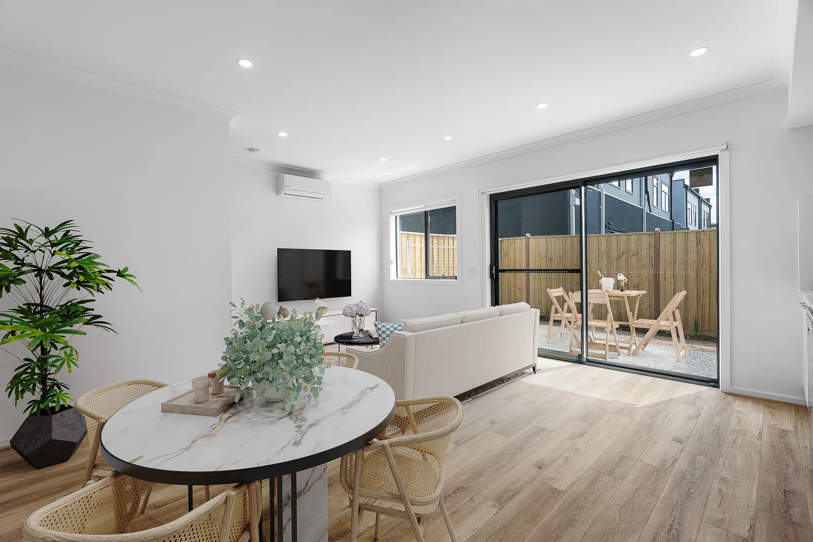 44 Crabtree Crescent - Image 3