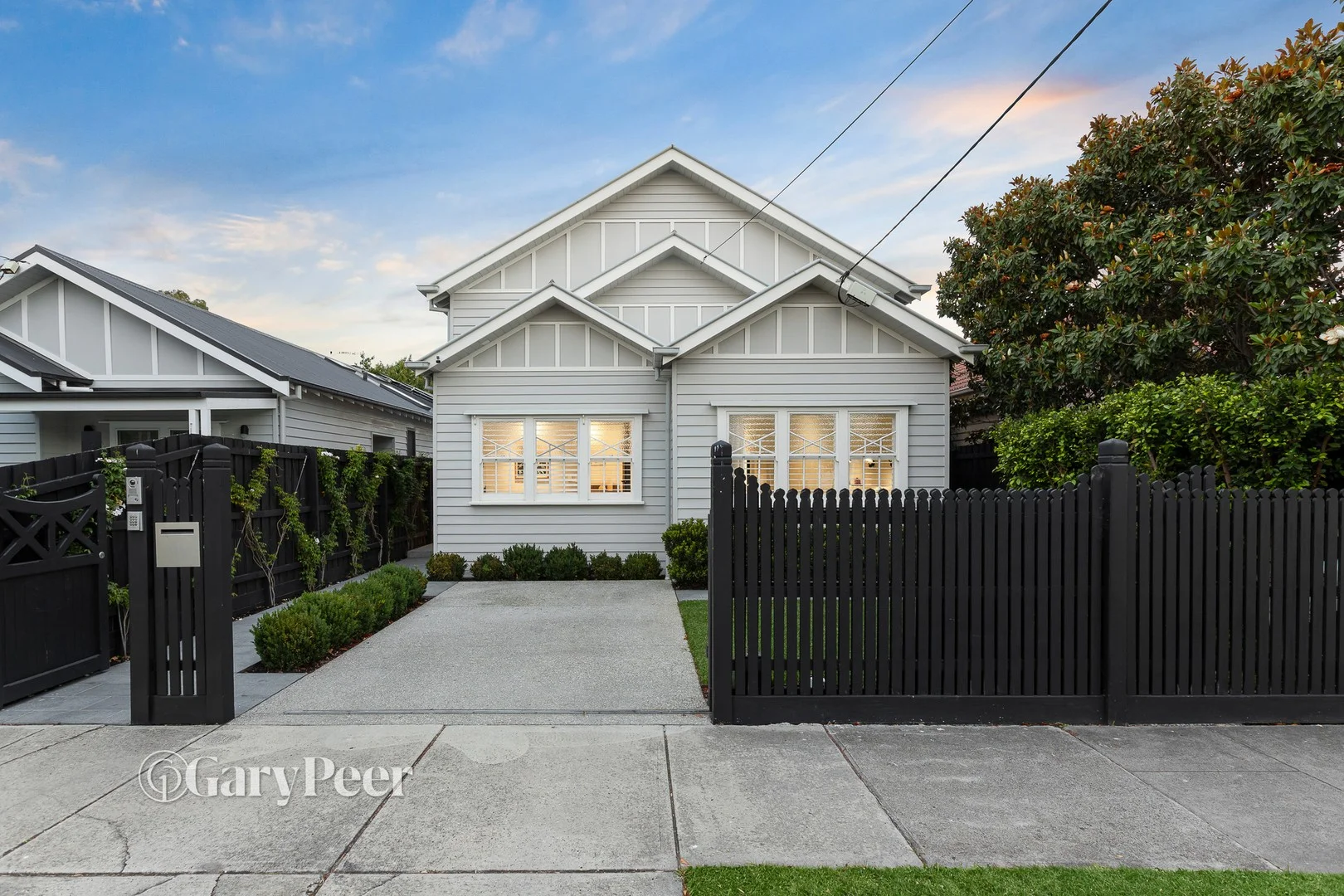 44 Exhibition Street (1/1)