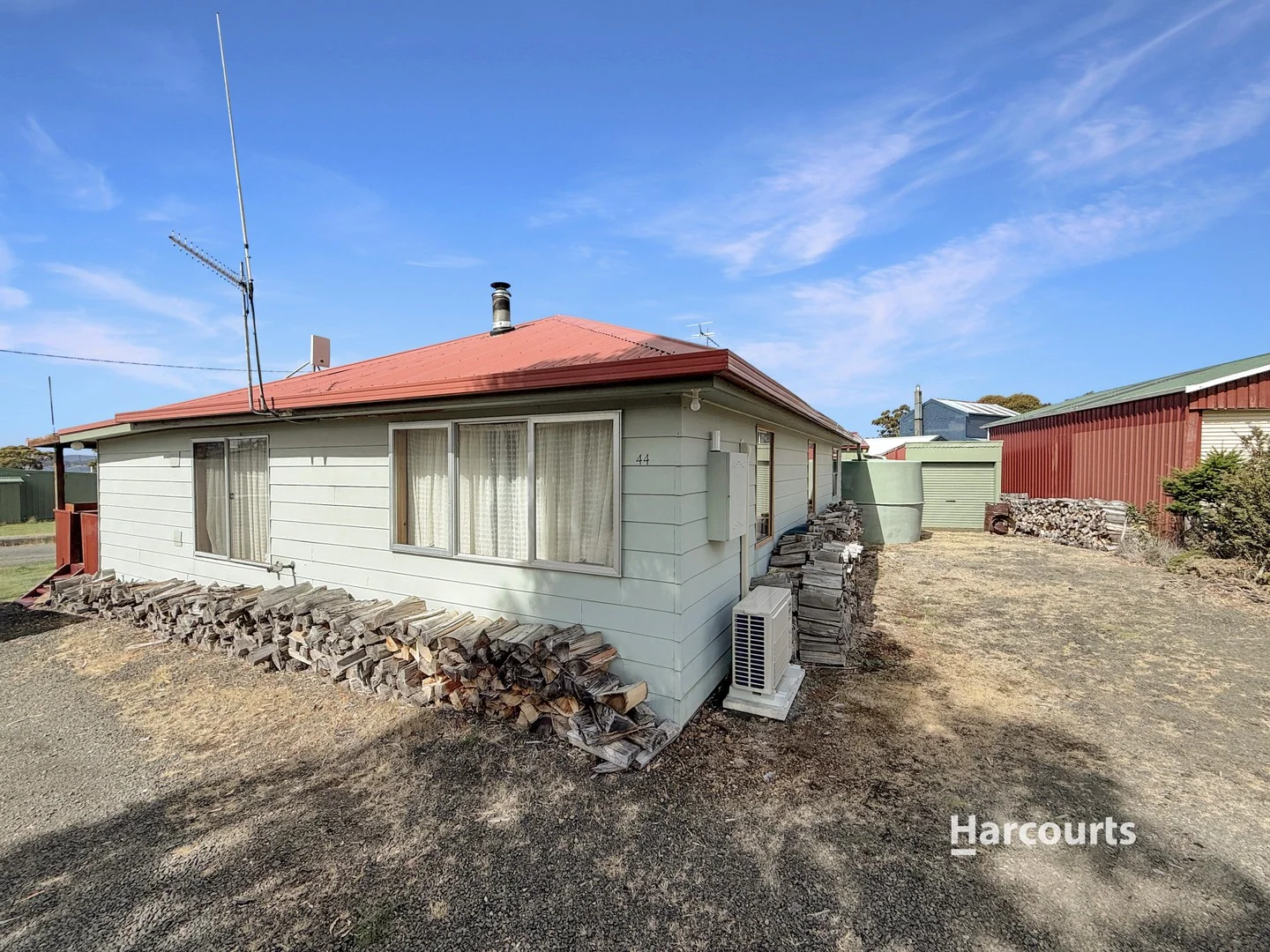 44 Flintstone Drive (1/3)