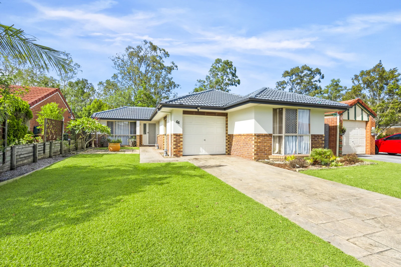 44 Kawana Crescent (1/12)