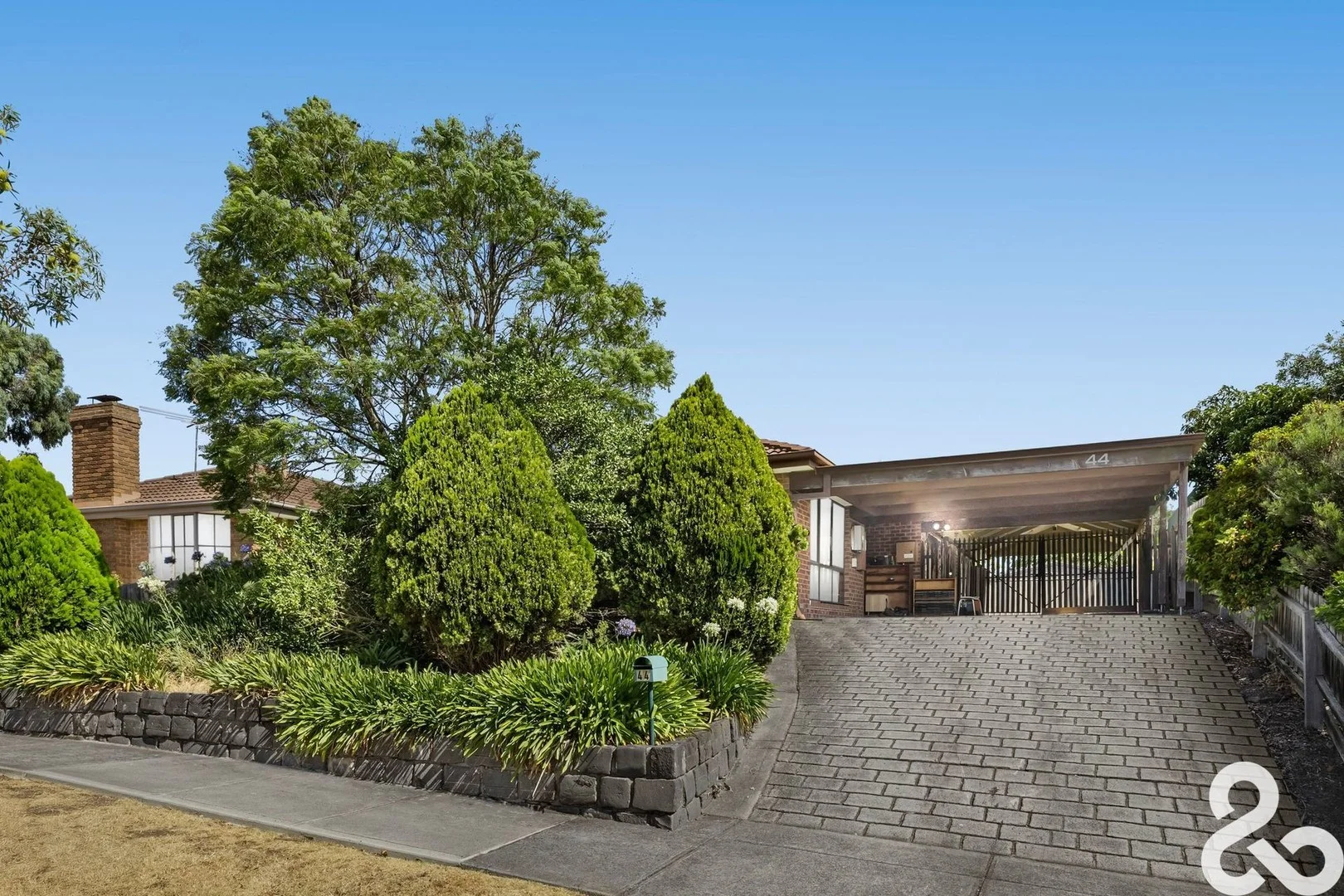 44 McLaughlin Crescent (1/19)