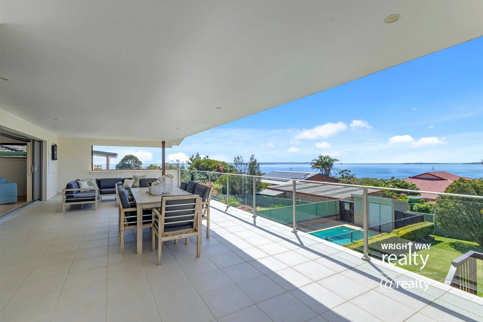 Price Guide $2,750,000 - $2,995,000