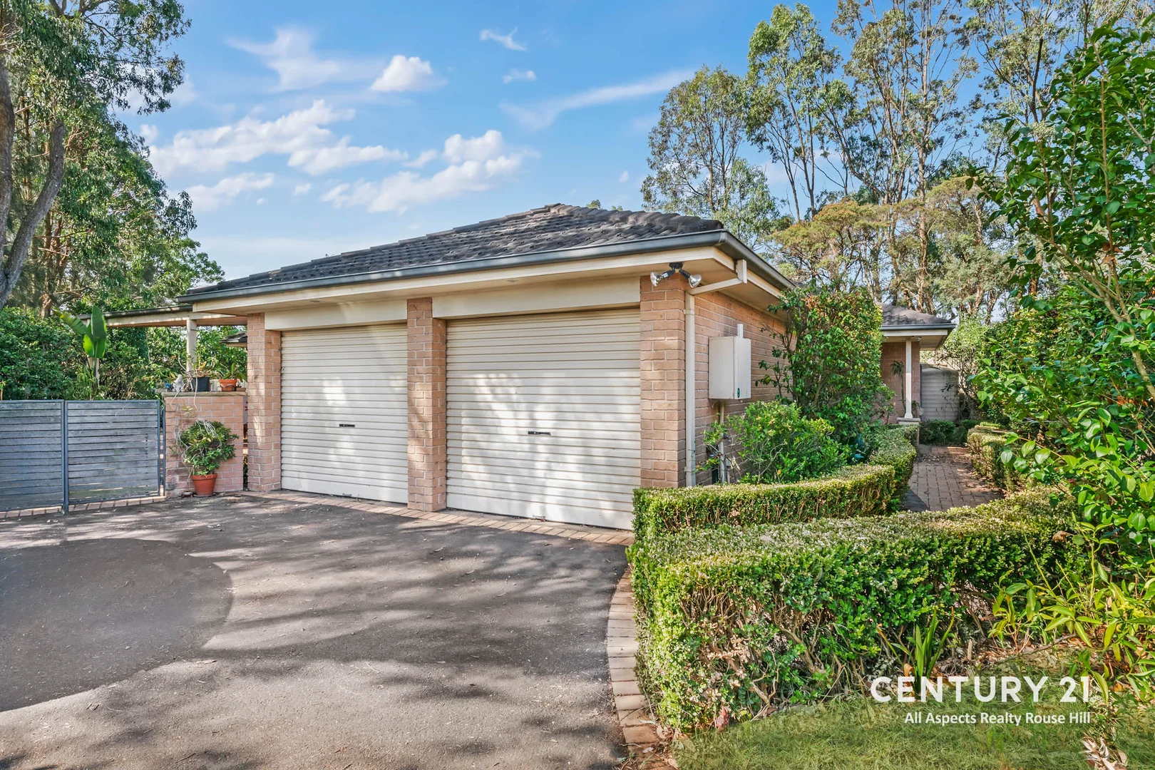 45 Brushwood Drive (1/11)