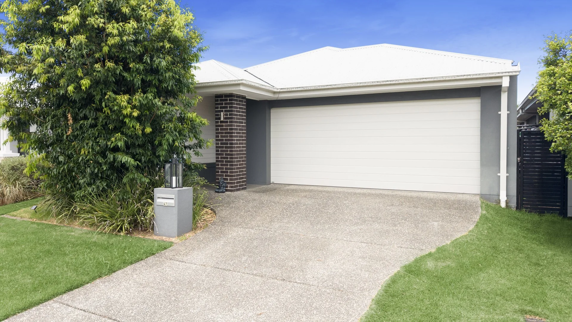 47 Wishart Crescent (1/16)
