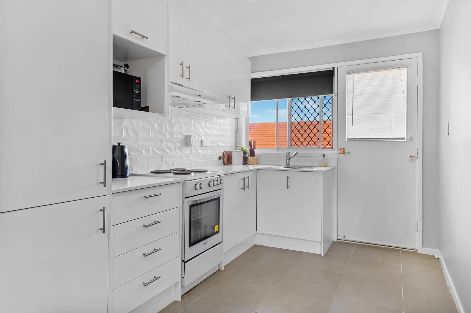 48/11 West Dianne Street (1/13)