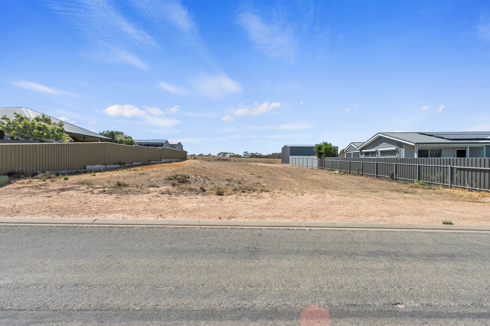 48 Highview Grove - Image 2