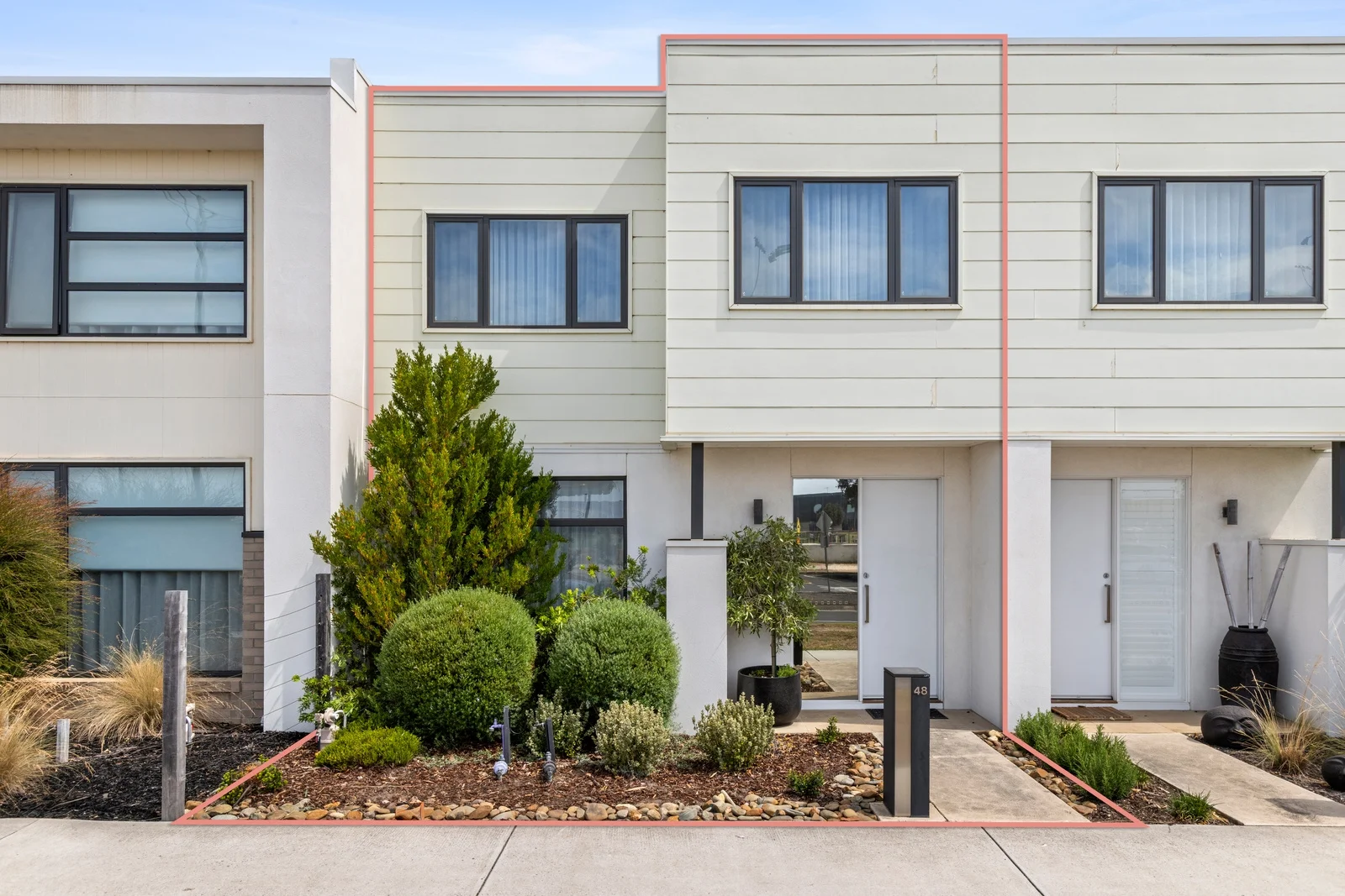 48 Merrijig Drive (1/16)