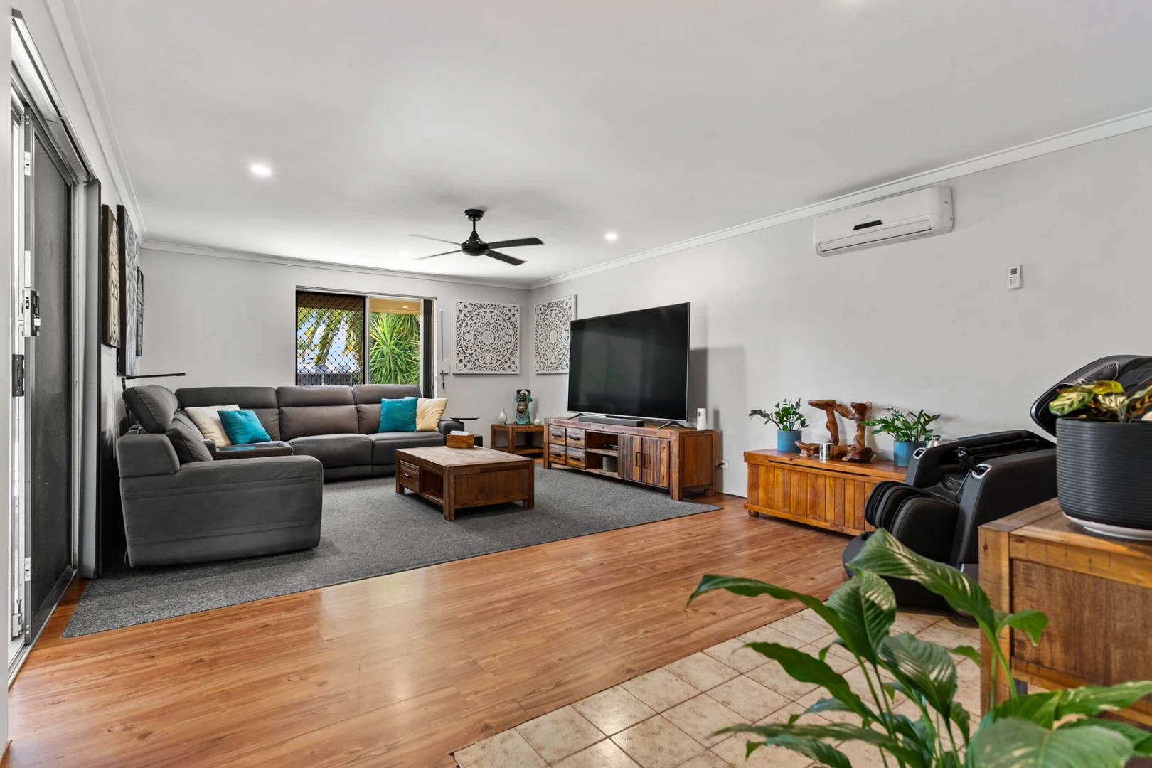 48 Moorpark Avenue (1/35)