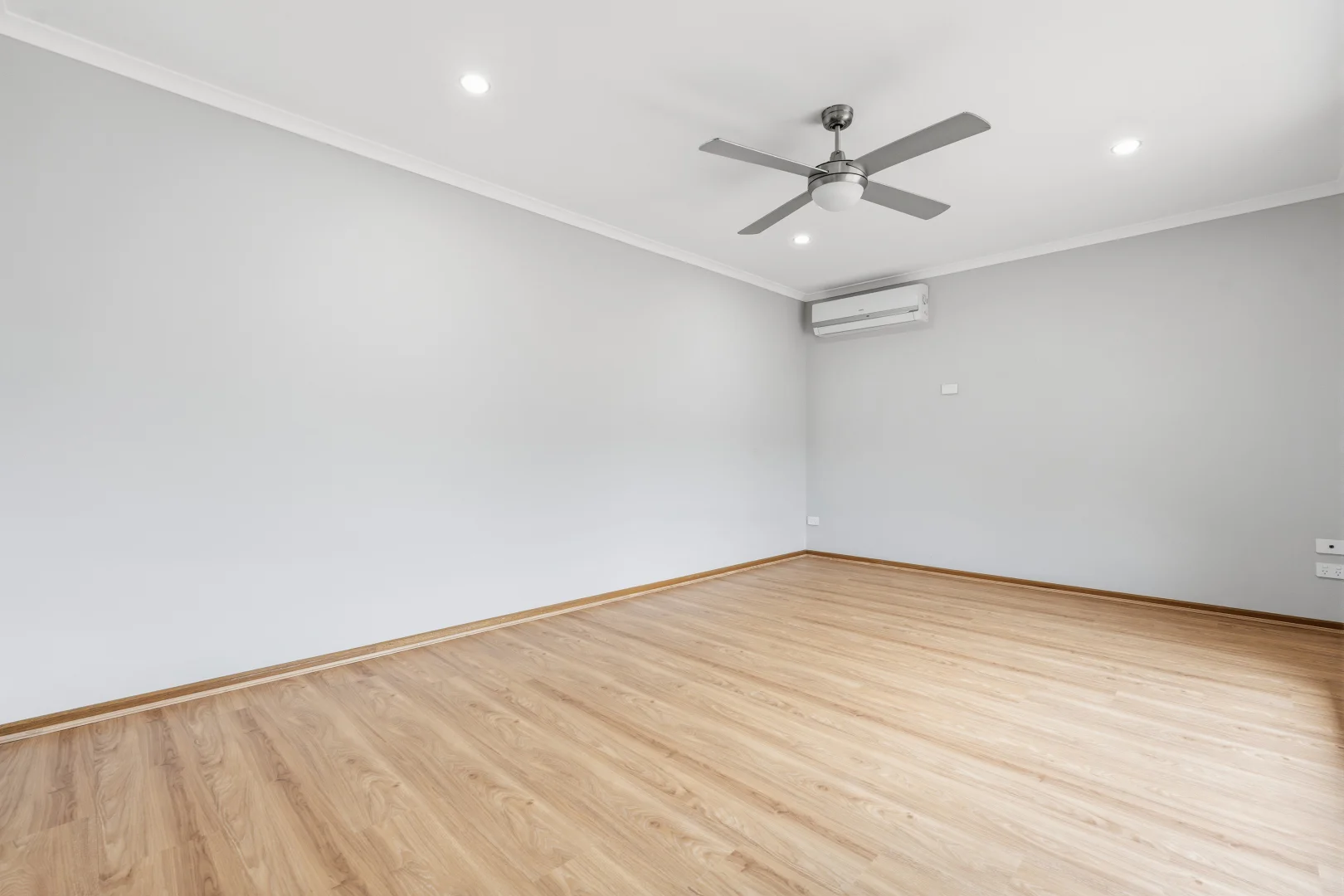 48 Olive Parade - Image 4