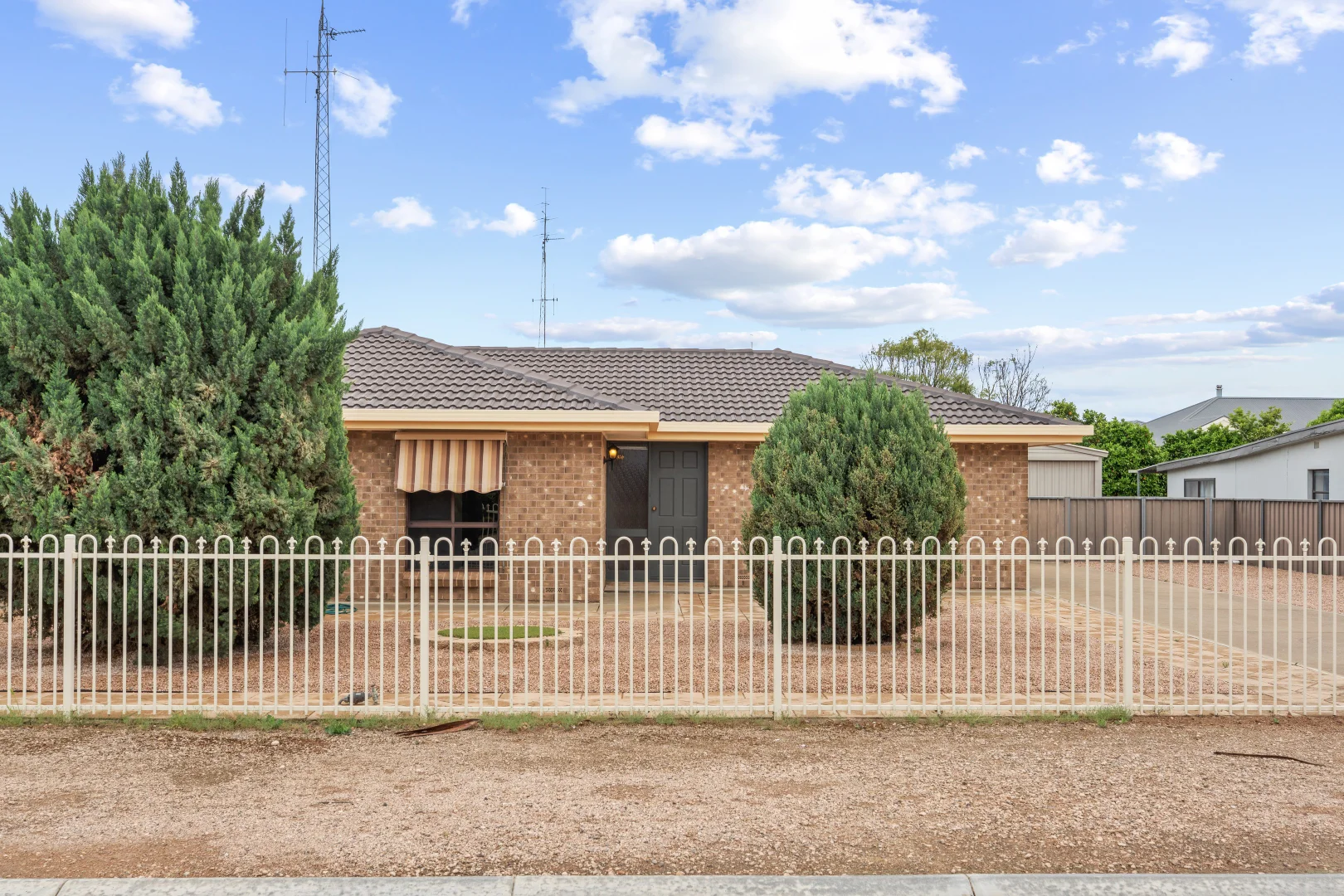 48 Olive Parade - Image 2