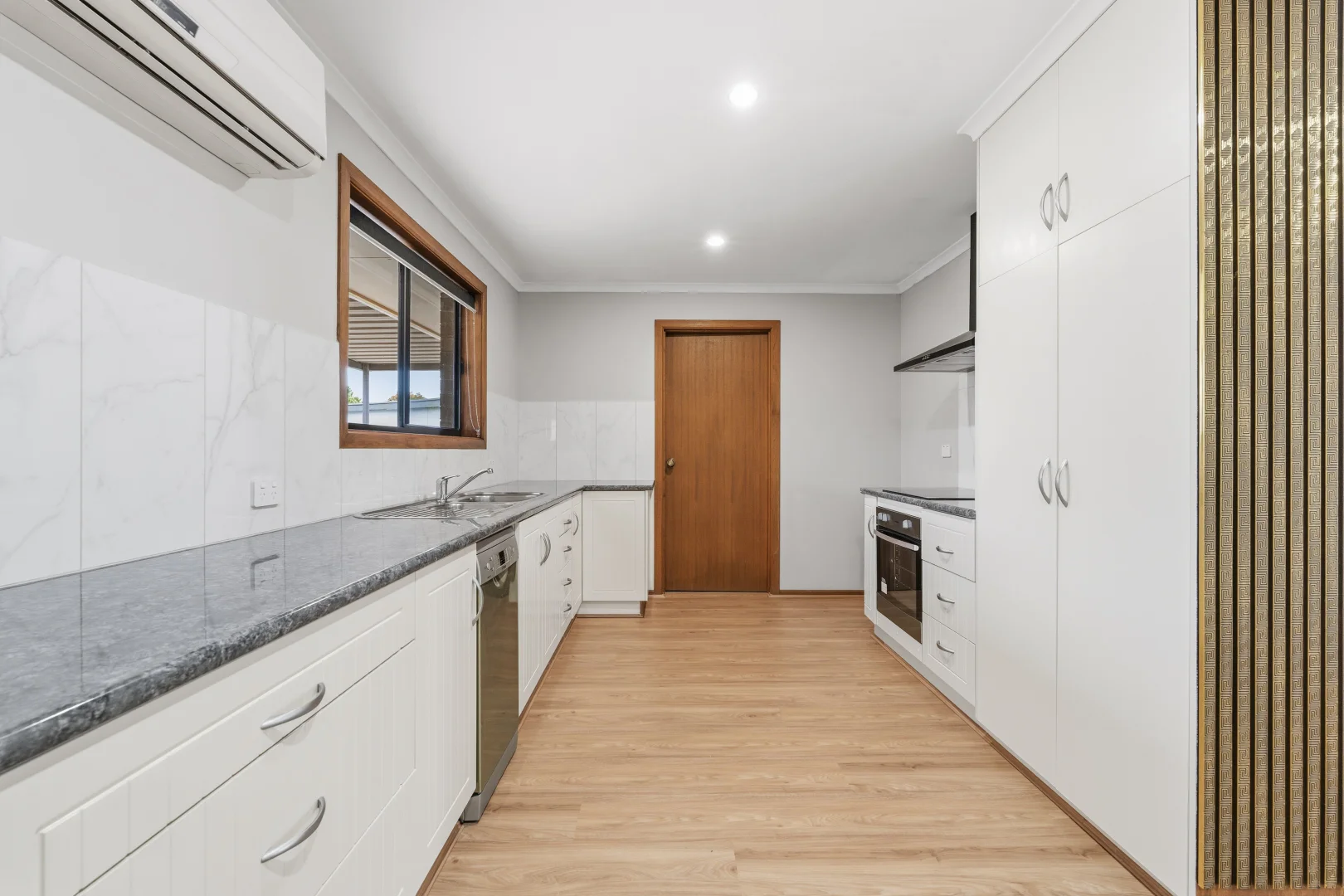 48 Olive Parade - Image 5